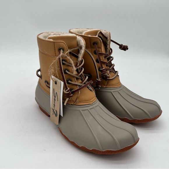 New in box! SEVEN7 Women’s Speyside Duck Boot Taupe (NEVER WORN) - Picture 4 of 12